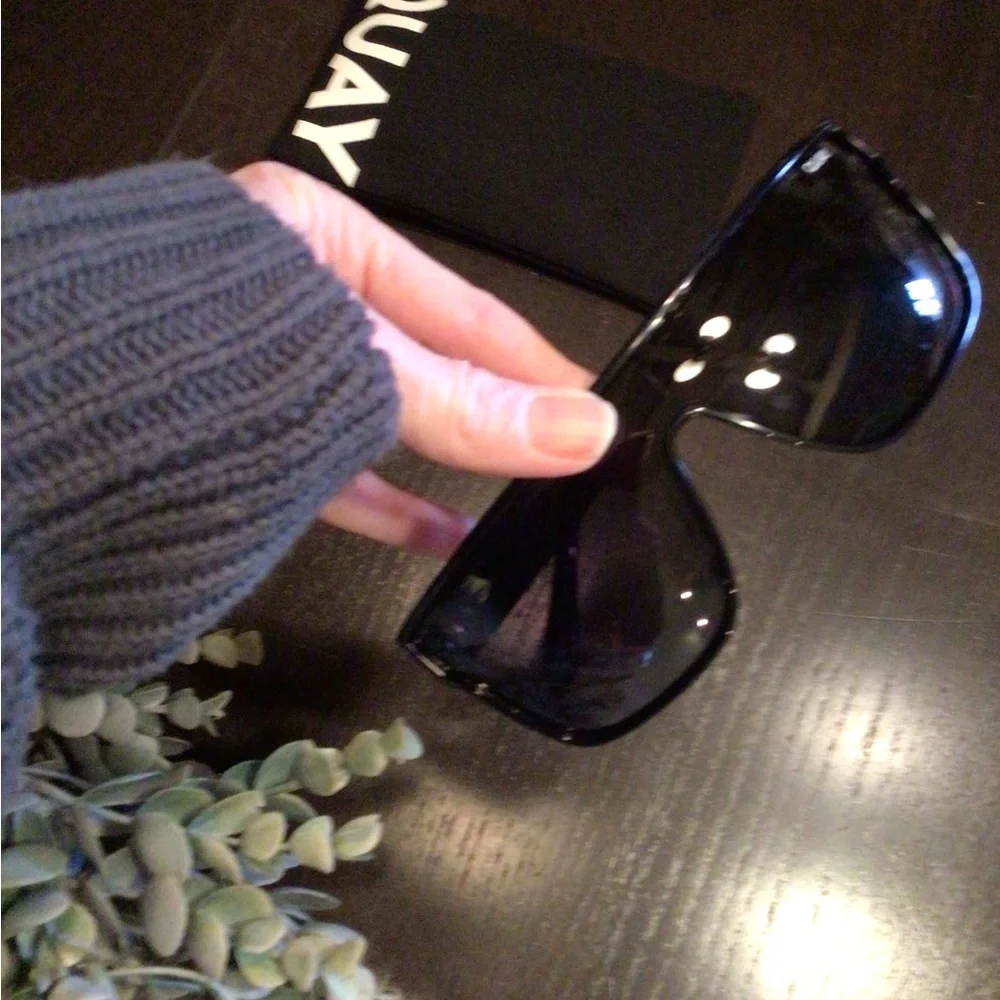 SALE Super rareQuay Nightfallpolarized sunglasses